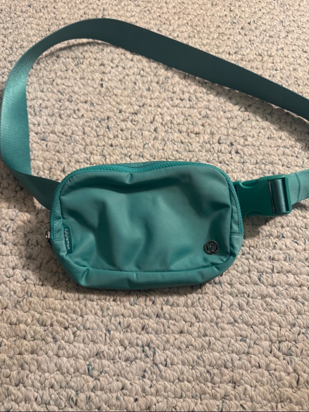 lululemon Everywhere Belt Bag